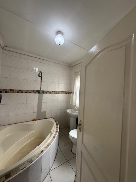 10 Bedroom Property for Sale in Berg En Dal Gauteng