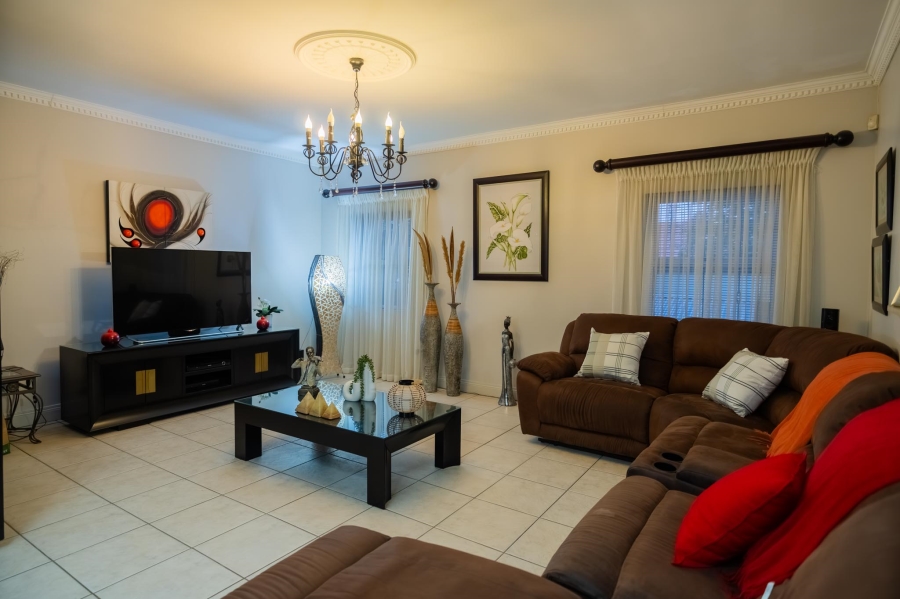4 Bedroom Property for Sale in Linmeyer Gauteng