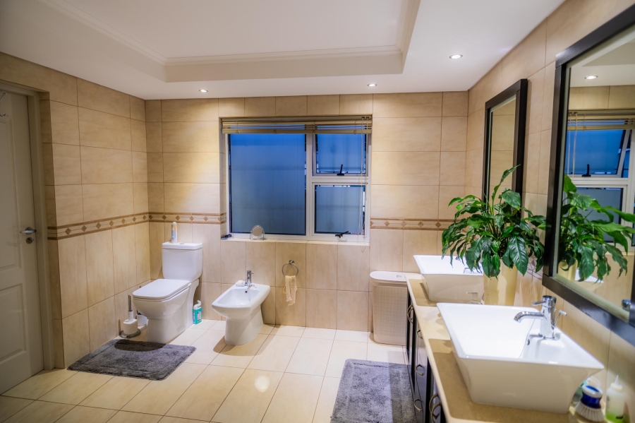 4 Bedroom Property for Sale in Linmeyer Gauteng