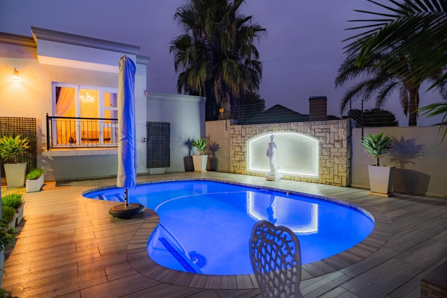 4 Bedroom Property for Sale in Linmeyer Gauteng