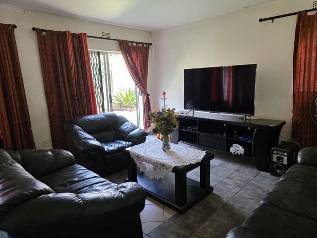 To Let 3 Bedroom Property for Rent in Klippoortje Gauteng