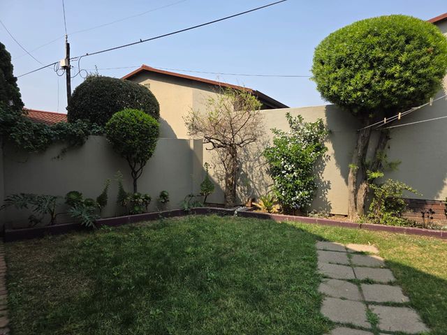 To Let 3 Bedroom Property for Rent in Klippoortje Gauteng
