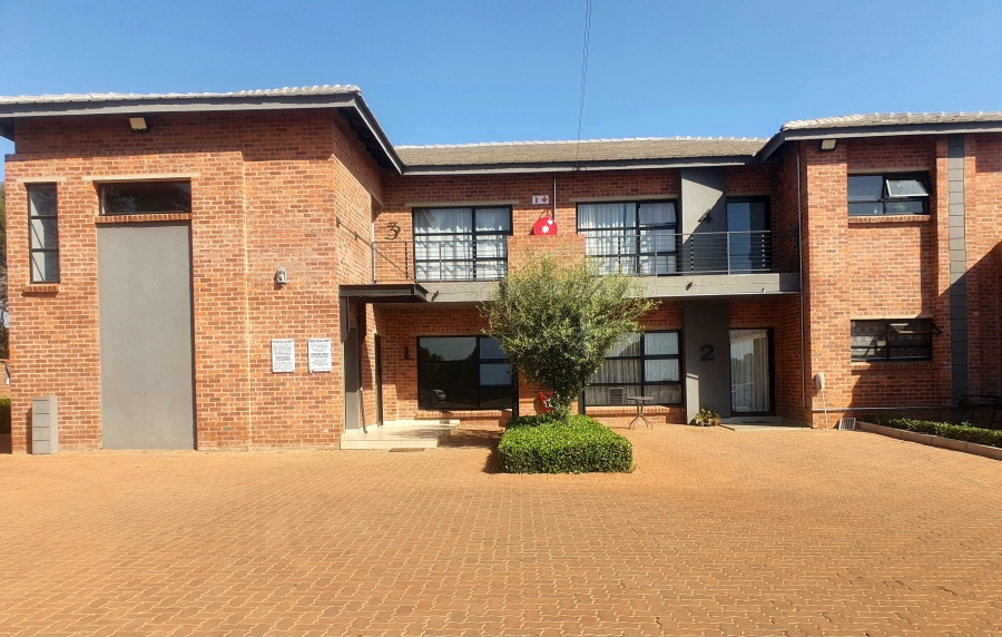 To Let 2 Bedroom Property for Rent in Raslouw Gauteng