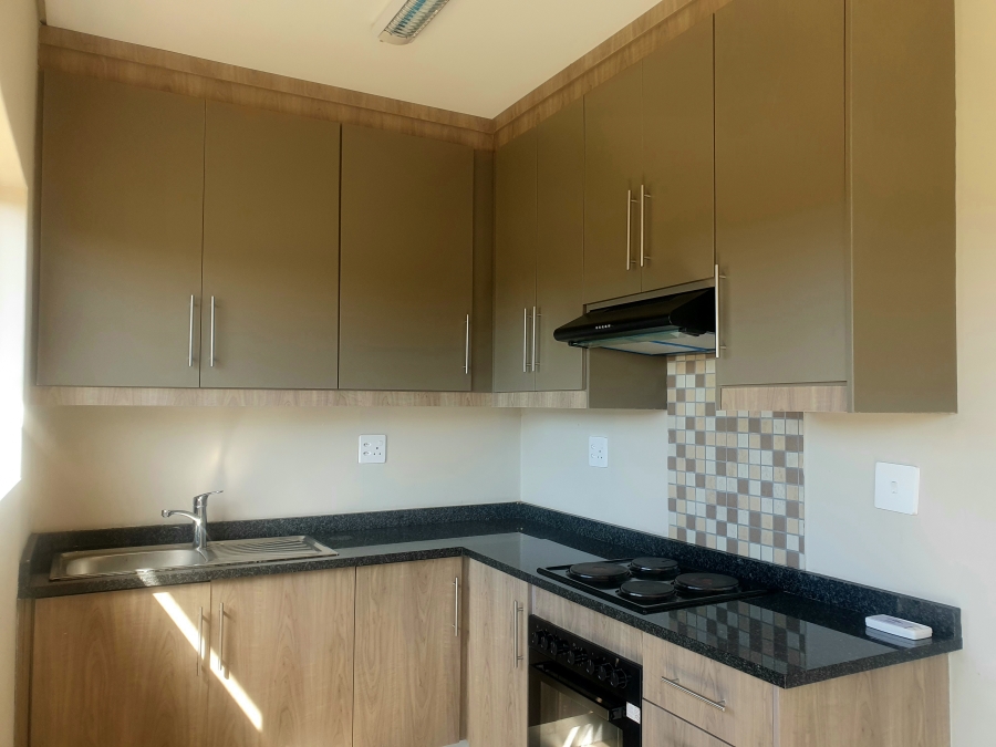 To Let 2 Bedroom Property for Rent in Raslouw Gauteng