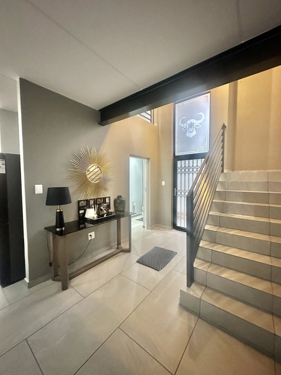 4 Bedroom Property for Sale in Crowthorne AH Gauteng