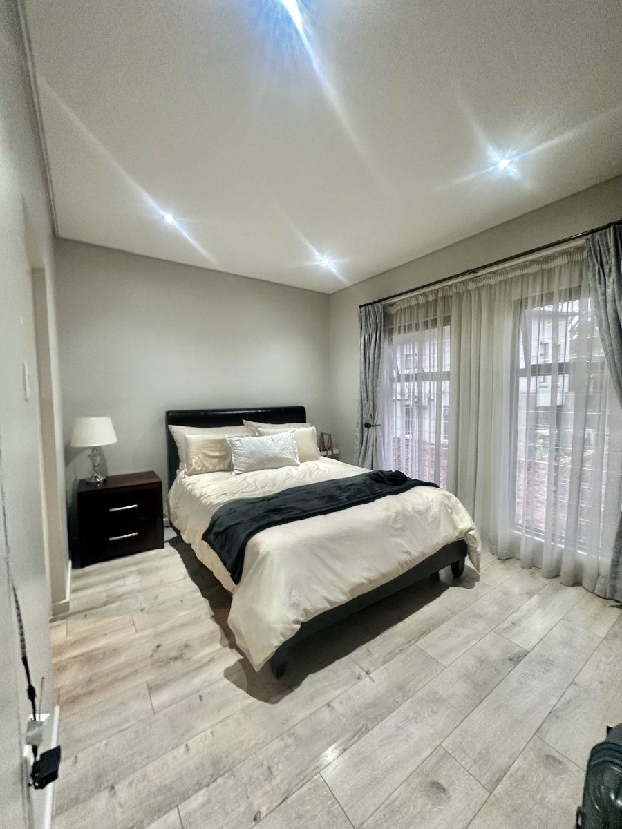 4 Bedroom Property for Sale in Crowthorne AH Gauteng