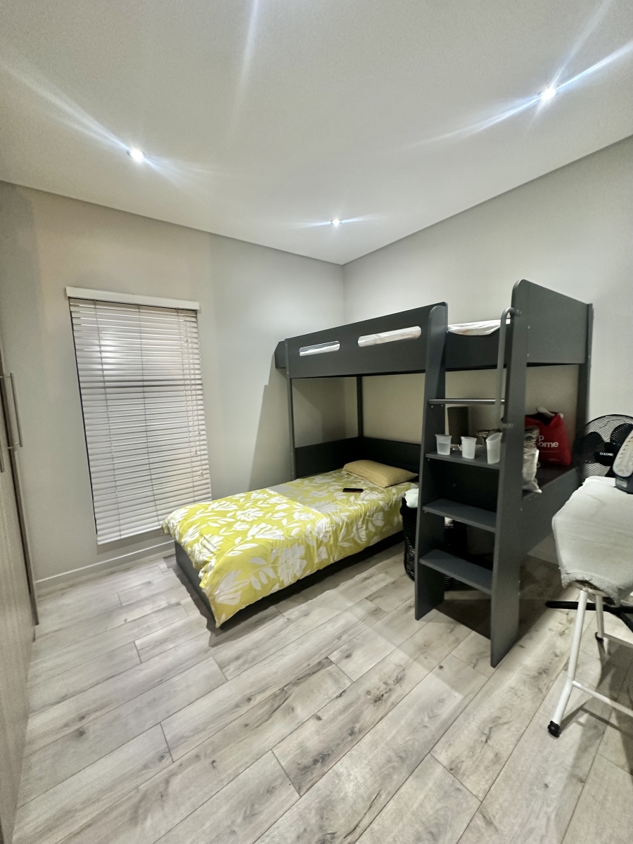 4 Bedroom Property for Sale in Crowthorne AH Gauteng