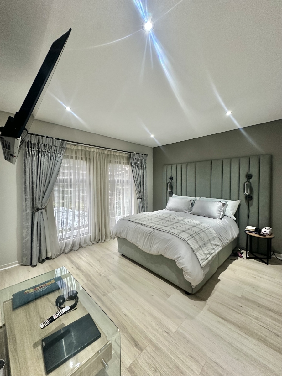 4 Bedroom Property for Sale in Crowthorne AH Gauteng