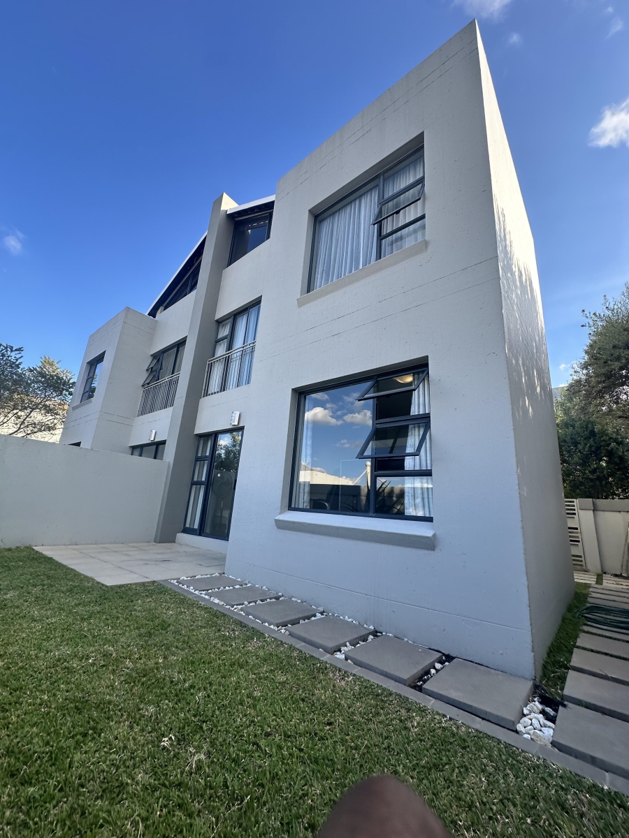 1 Bedroom Property for Sale in Lonehill Gauteng