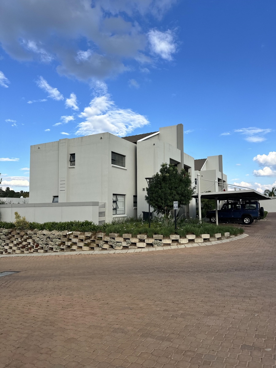 1 Bedroom Property for Sale in Lonehill Gauteng