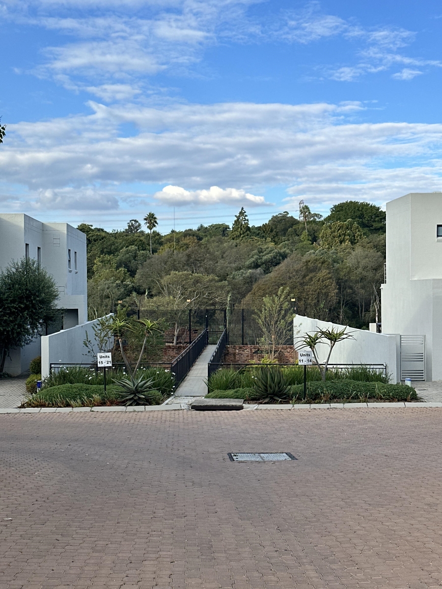 1 Bedroom Property for Sale in Lonehill Gauteng