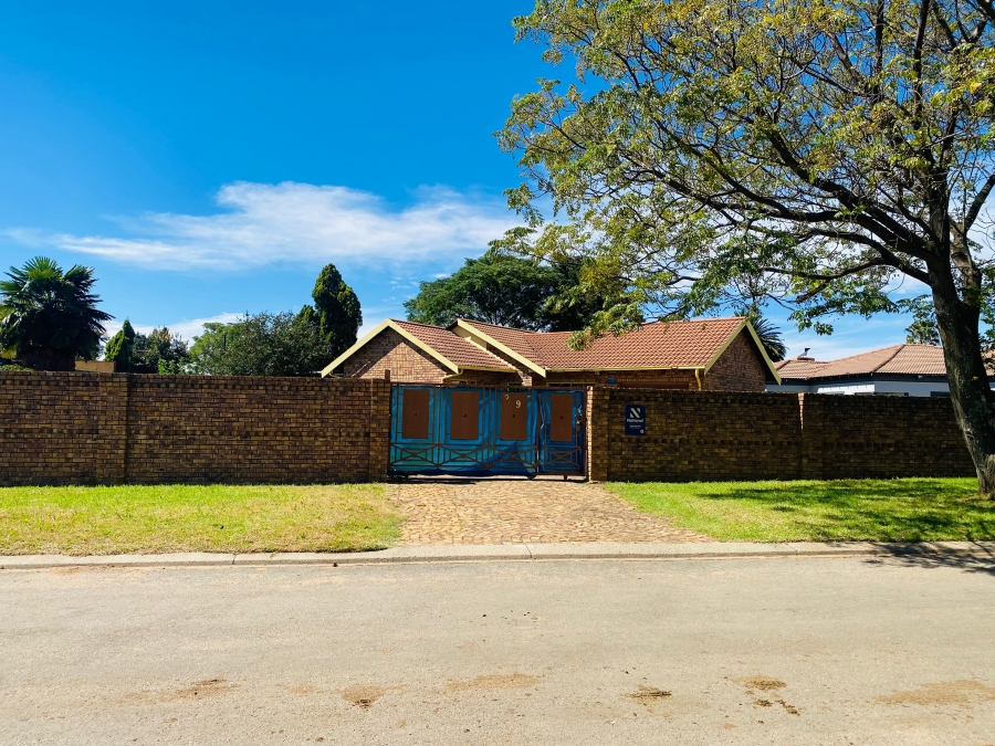 3 Bedroom Property for Sale in Crystal Park Gauteng