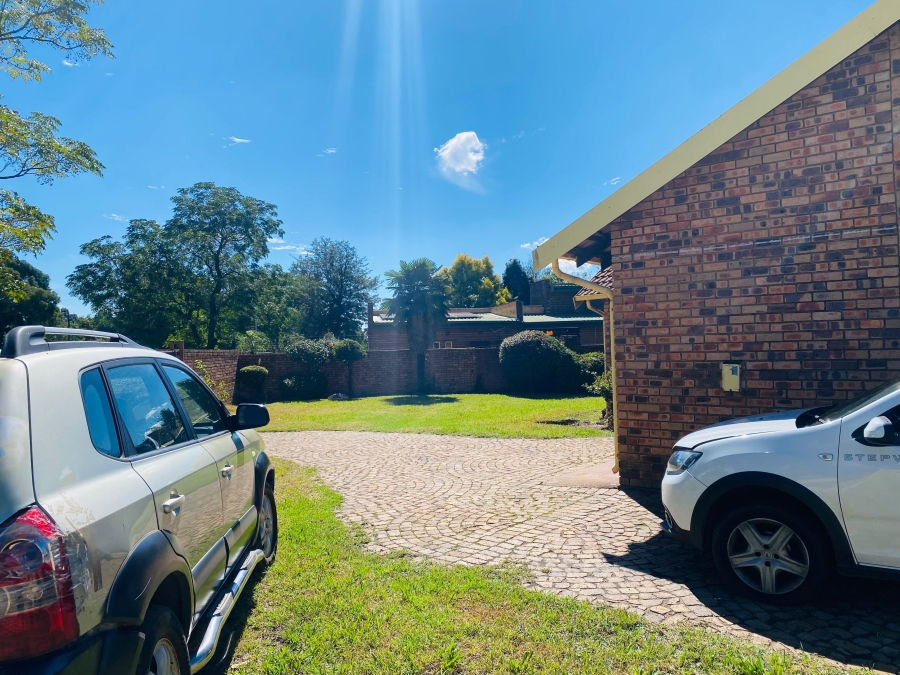 3 Bedroom Property for Sale in Crystal Park Gauteng