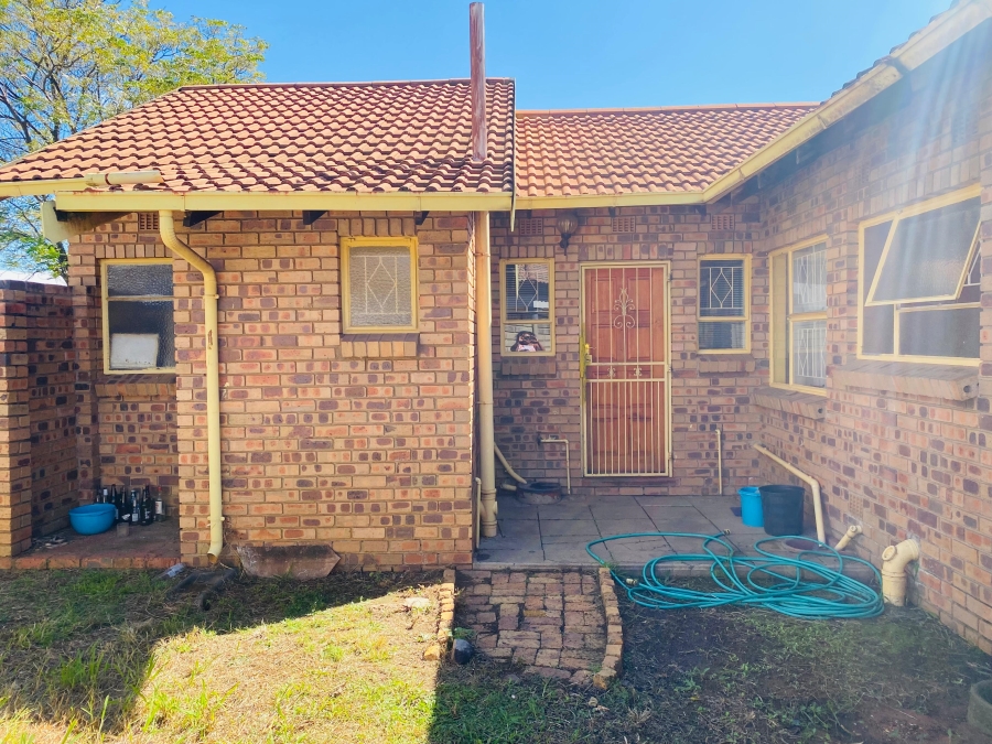 3 Bedroom Property for Sale in Crystal Park Gauteng