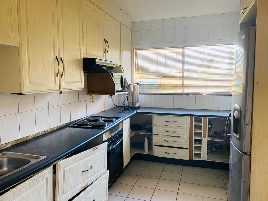 3 Bedroom Property for Sale in Crystal Park Gauteng