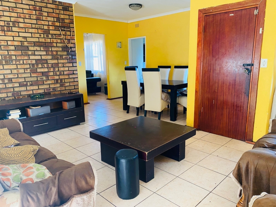3 Bedroom Property for Sale in Crystal Park Gauteng