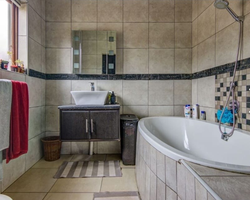 3 Bedroom Property for Sale in Norton Park Gauteng
