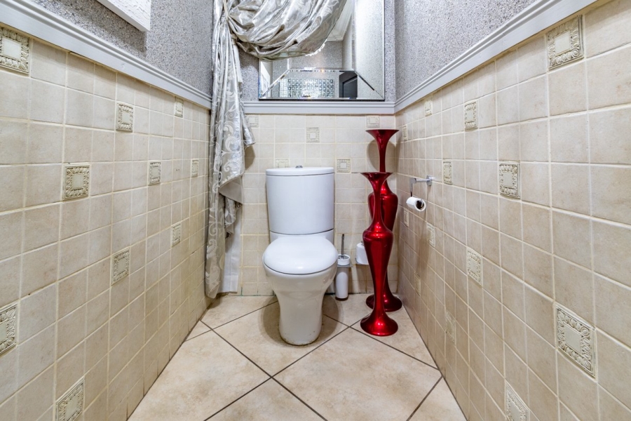 6 Bedroom Property for Sale in Sunward Park Gauteng