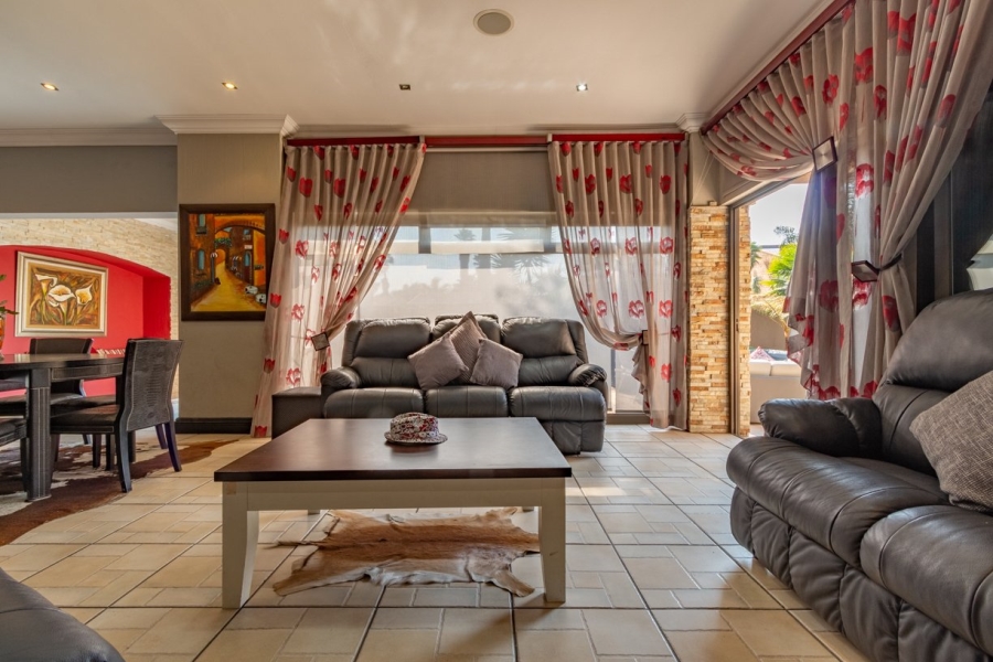 6 Bedroom Property for Sale in Sunward Park Gauteng