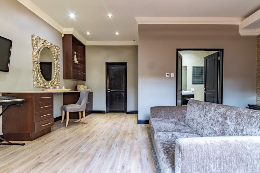 6 Bedroom Property for Sale in Sunward Park Gauteng