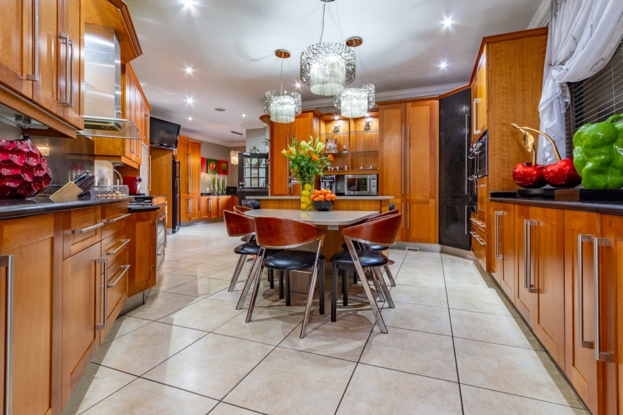 6 Bedroom Property for Sale in Sunward Park Gauteng