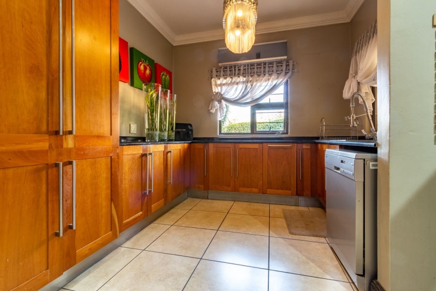 6 Bedroom Property for Sale in Sunward Park Gauteng