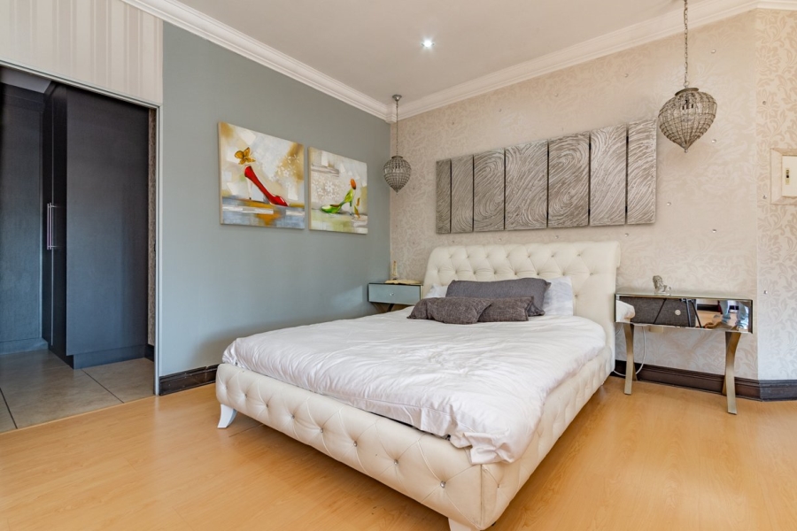 6 Bedroom Property for Sale in Sunward Park Gauteng