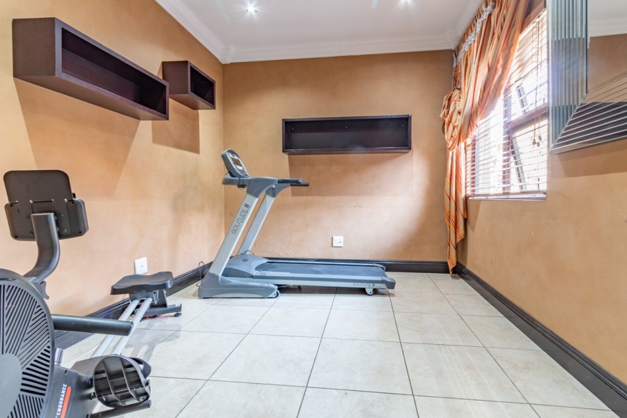 6 Bedroom Property for Sale in Sunward Park Gauteng