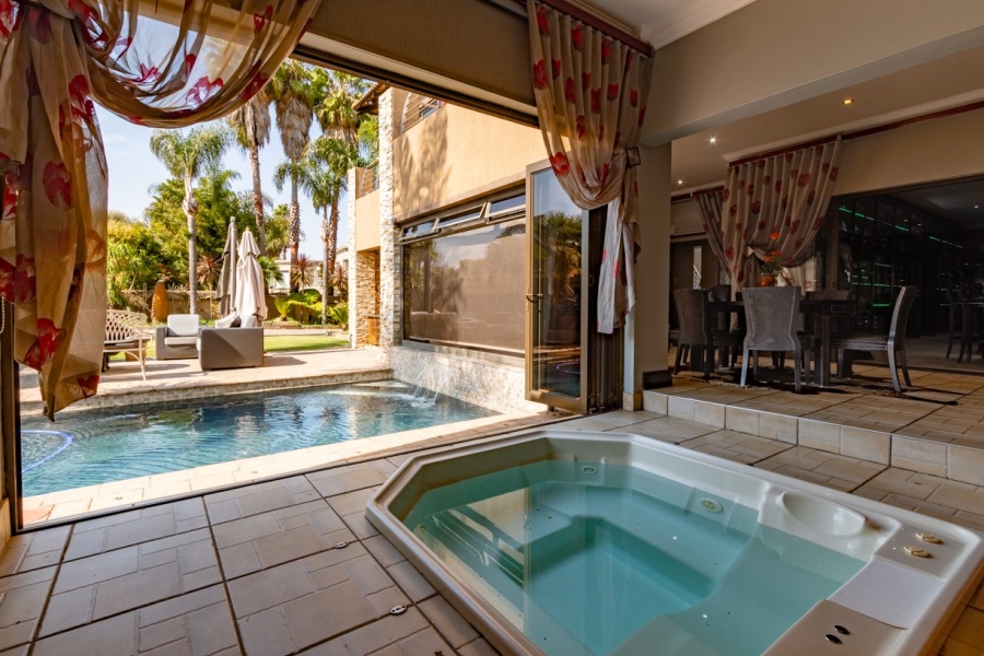 6 Bedroom Property for Sale in Sunward Park Gauteng