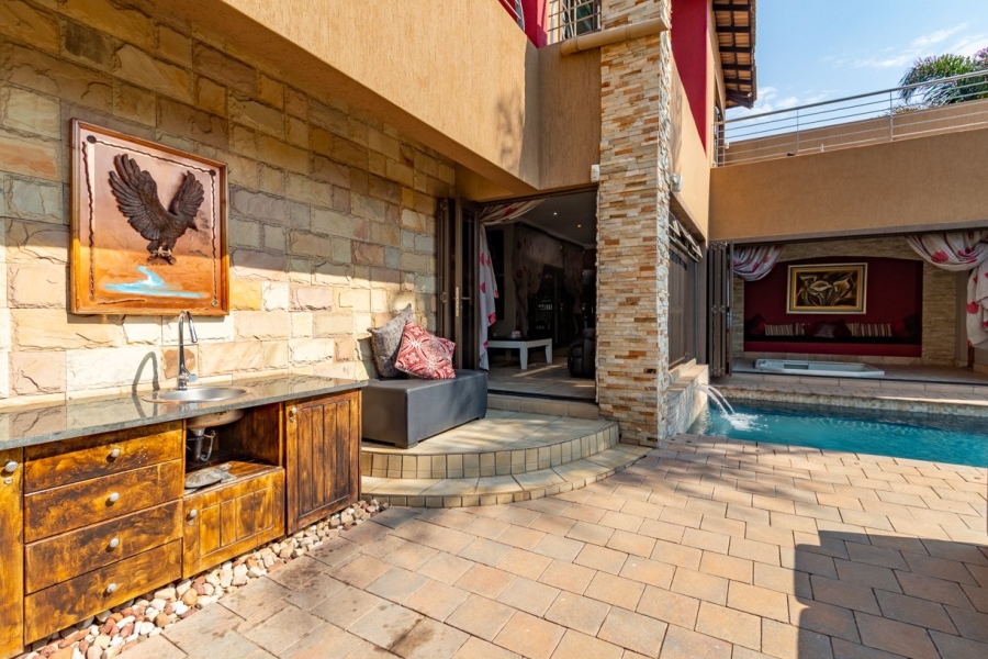 6 Bedroom Property for Sale in Sunward Park Gauteng