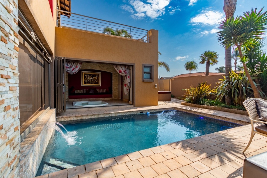 6 Bedroom Property for Sale in Sunward Park Gauteng