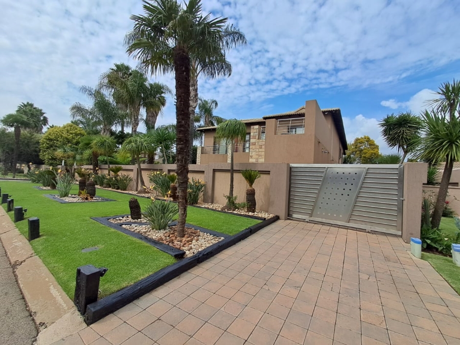 6 Bedroom Property for Sale in Sunward Park Gauteng
