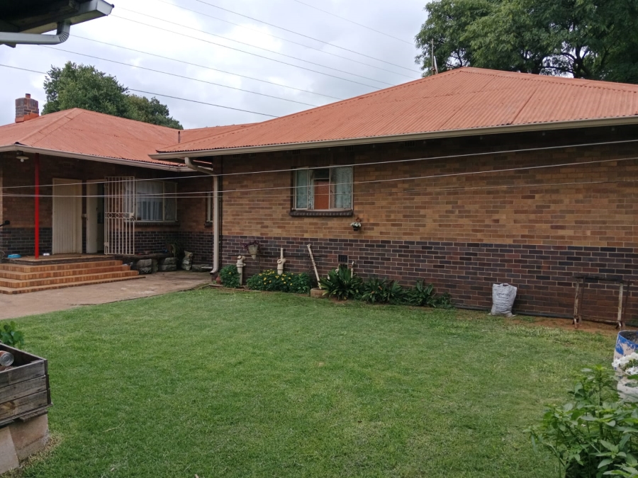 To Let 3 Bedroom Property for Rent in Malvern East Gauteng