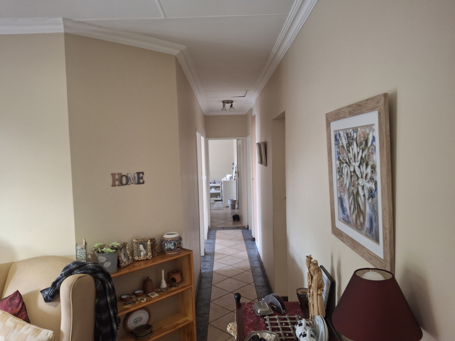 To Let 3 Bedroom Property for Rent in Moreleta Park Gauteng