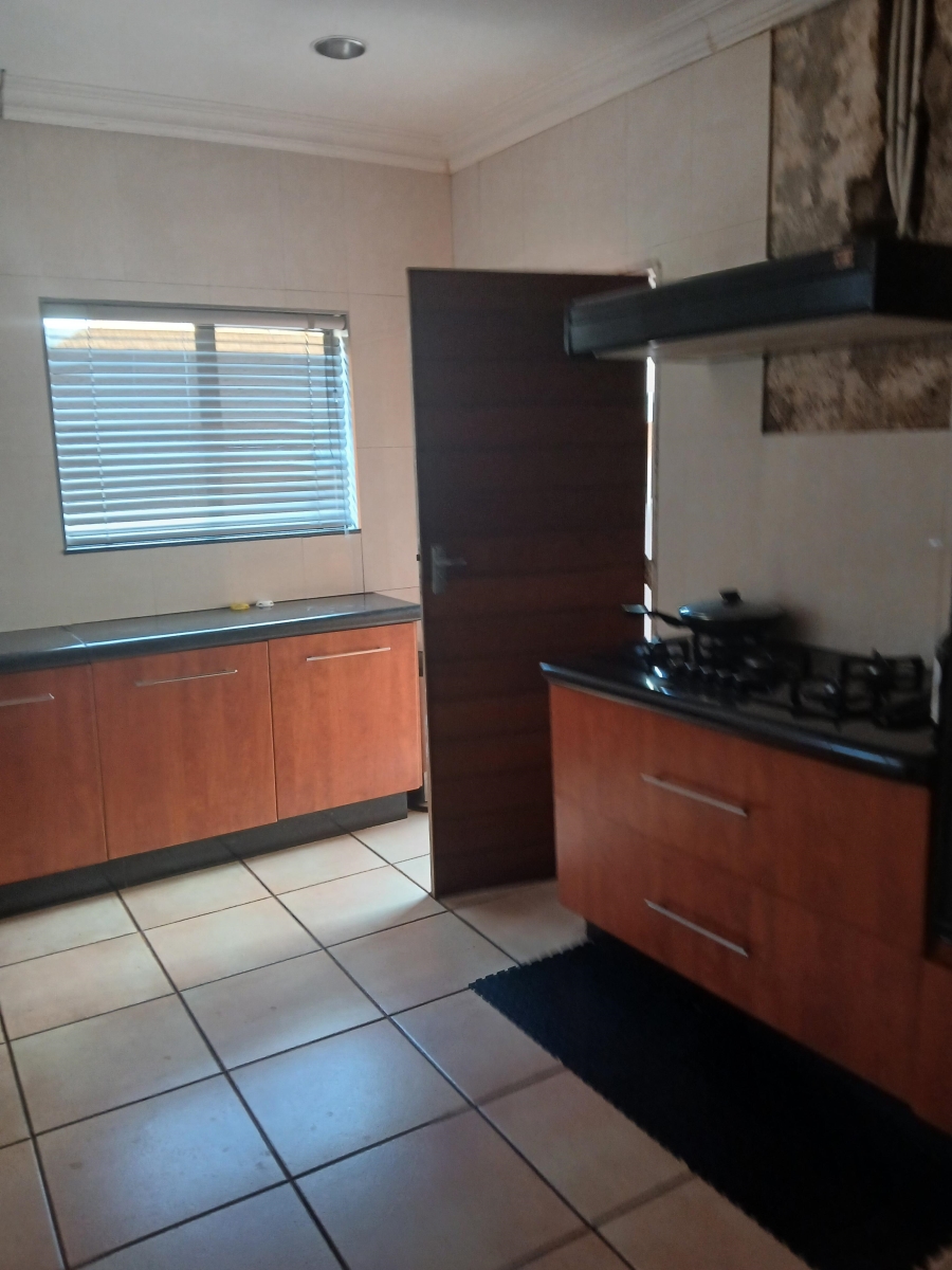 8 Bedroom Property for Sale in Bosmont Gauteng