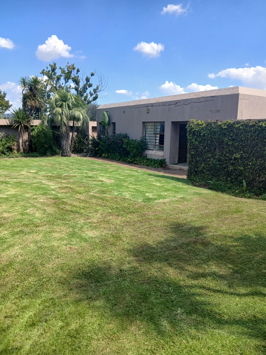 8 Bedroom Property for Sale in Bosmont Gauteng