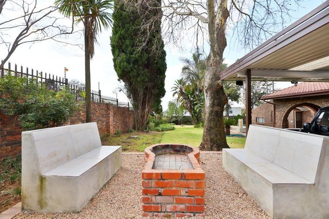 3 Bedroom Property for Sale in Bryanston Gauteng