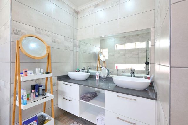 3 Bedroom Property for Sale in Bryanston Gauteng