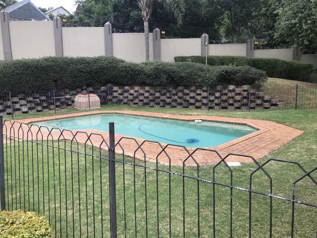 To Let 1 Bedroom Property for Rent in Melville Gauteng