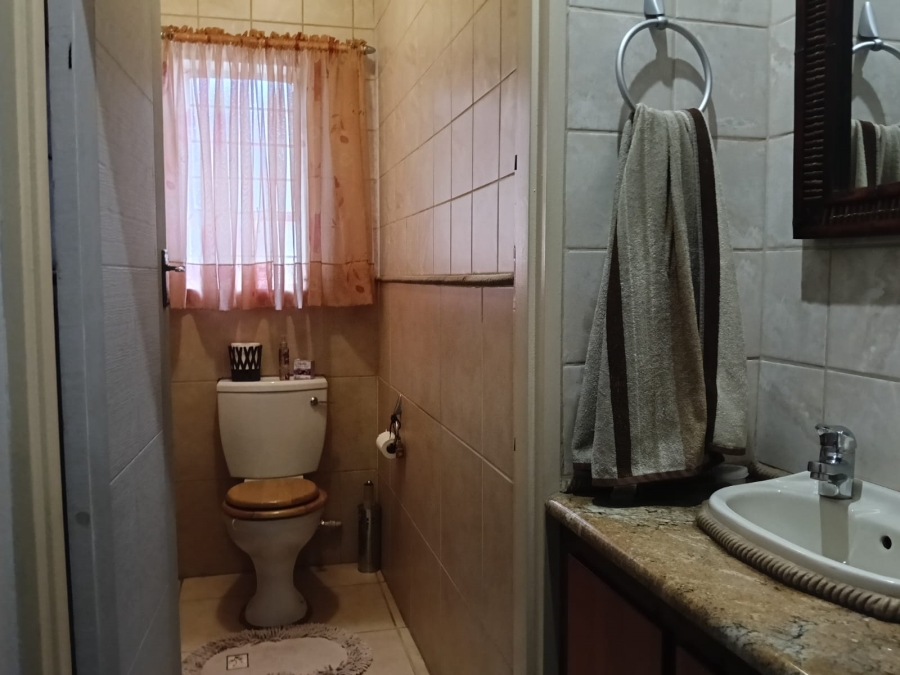 4 Bedroom Property for Sale in Greenhills Gauteng