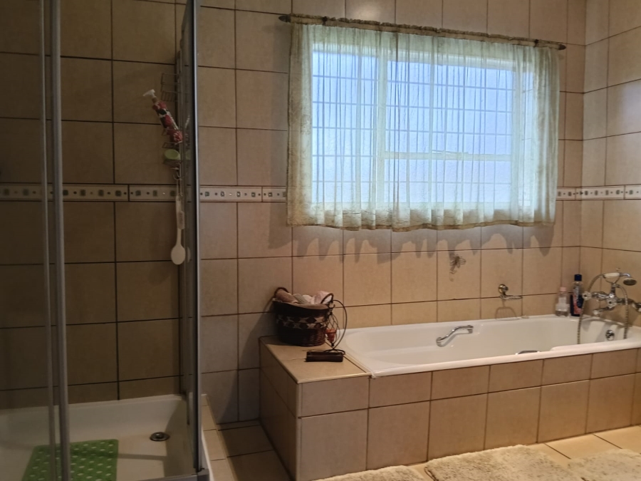 4 Bedroom Property for Sale in Greenhills Gauteng