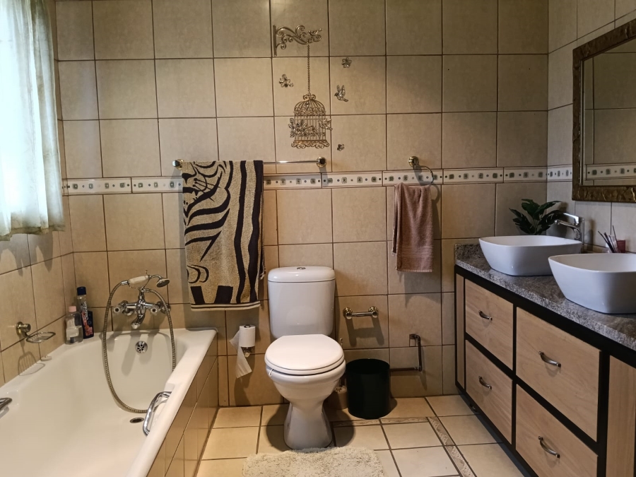4 Bedroom Property for Sale in Greenhills Gauteng