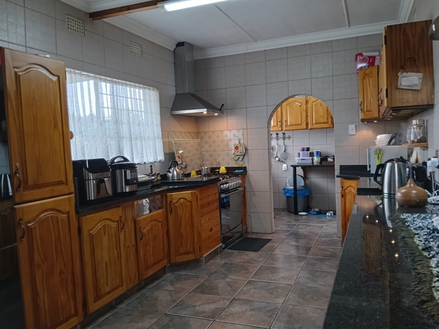 4 Bedroom Property for Sale in Greenhills Gauteng