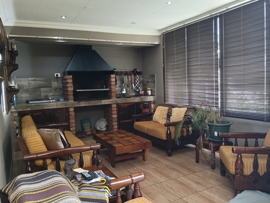 4 Bedroom Property for Sale in Greenhills Gauteng