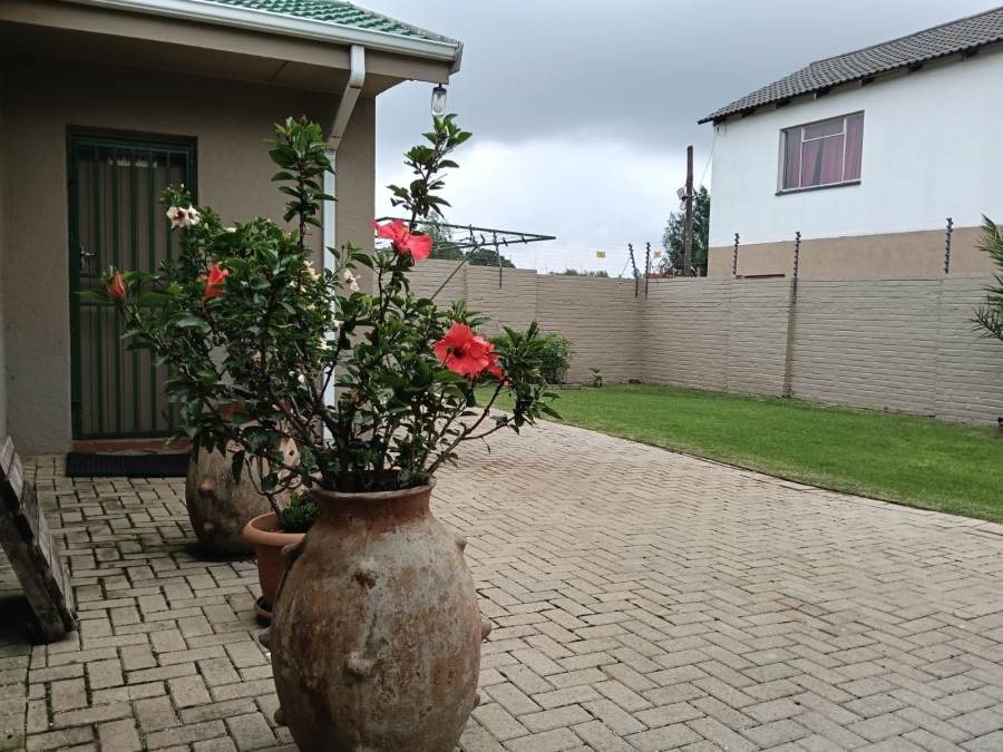 4 Bedroom Property for Sale in Greenhills Gauteng