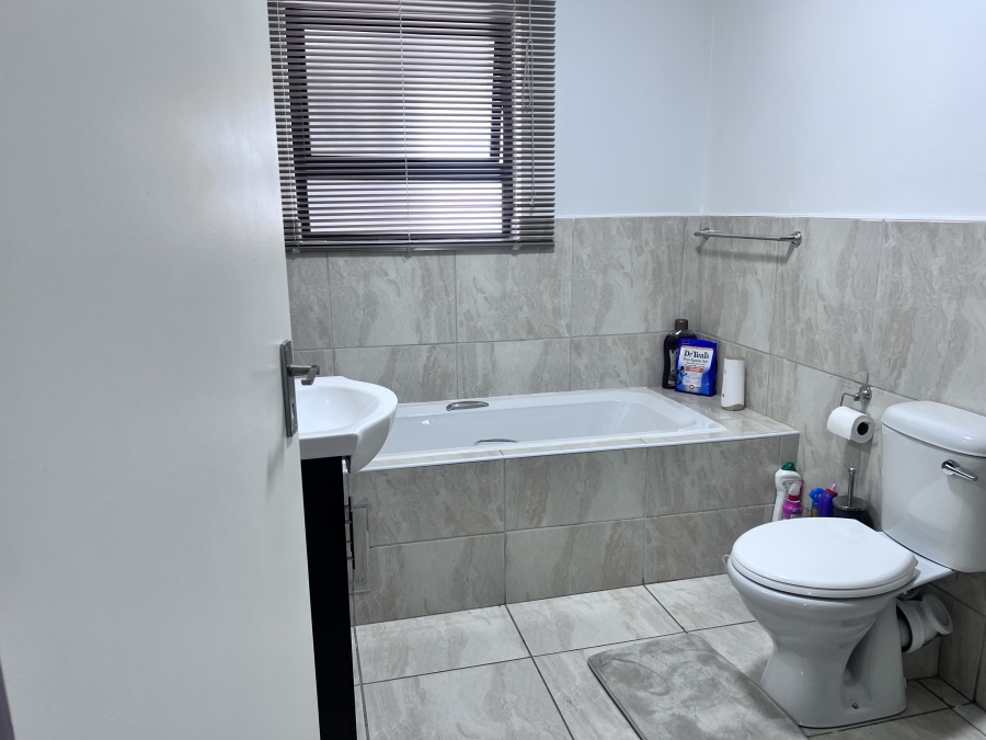 2 Bedroom Property for Sale in Pomona Gauteng
