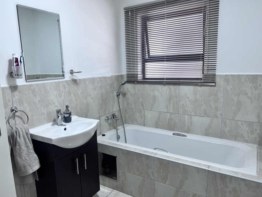 2 Bedroom Property for Sale in Pomona Gauteng