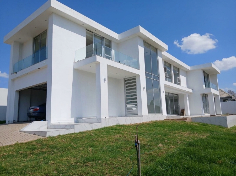 To Let 4 Bedroom Property for Rent in Waterkloof Heights Gauteng