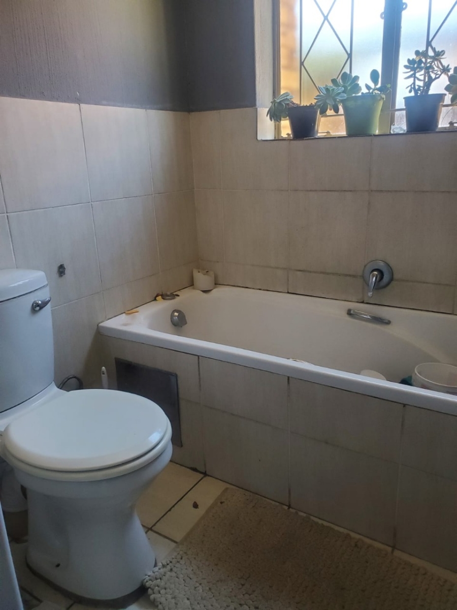 2 Bedroom Property for Sale in Rosettenville Gauteng