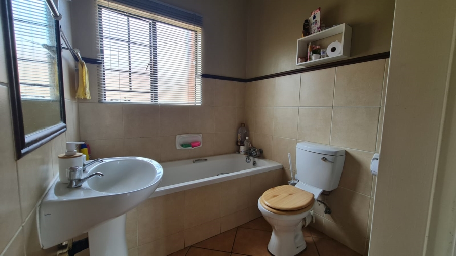 2 Bedroom Property for Sale in Equestria Gauteng